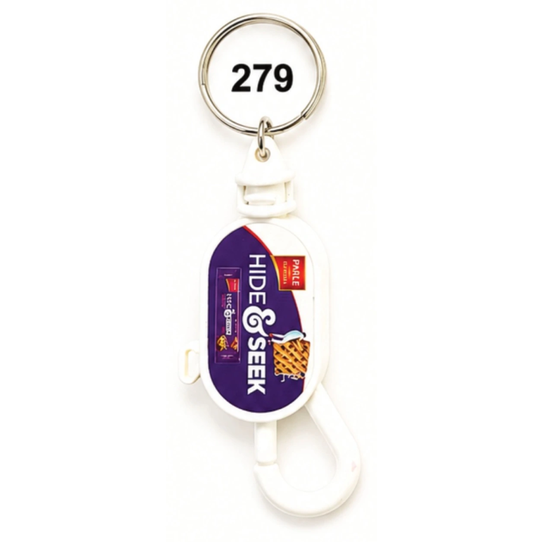 279 White Oval Tag Plastic Hook Keychain